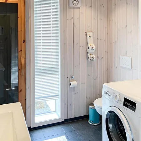 Holiday home 4 Bedroom Lovely In Lillehammer
