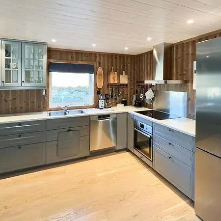 Holiday home 4 Bedroom Lovely In